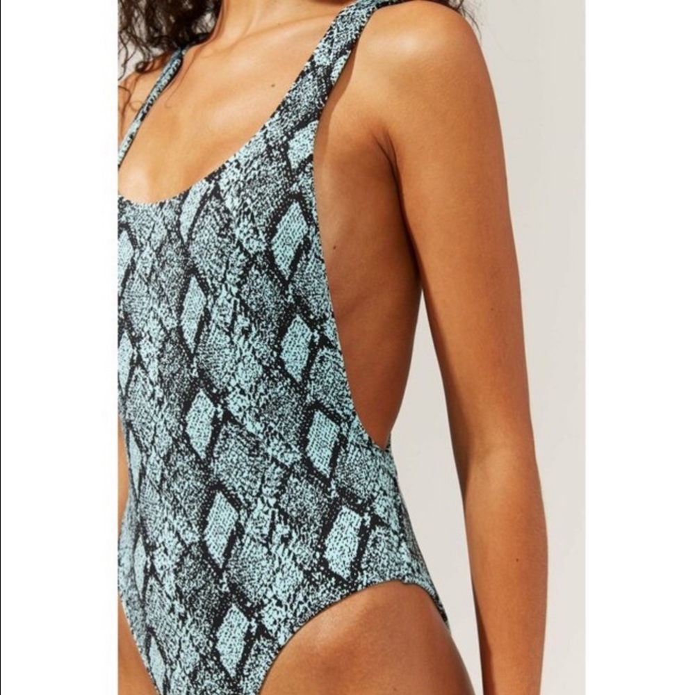 Solid & Striped The Blair in Snake Jacquard